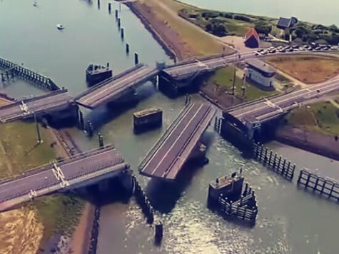 一眼以為是橋從中間斷開(kāi)，再看一眼原來(lái)是設(shè)計(jì)師用心良苦